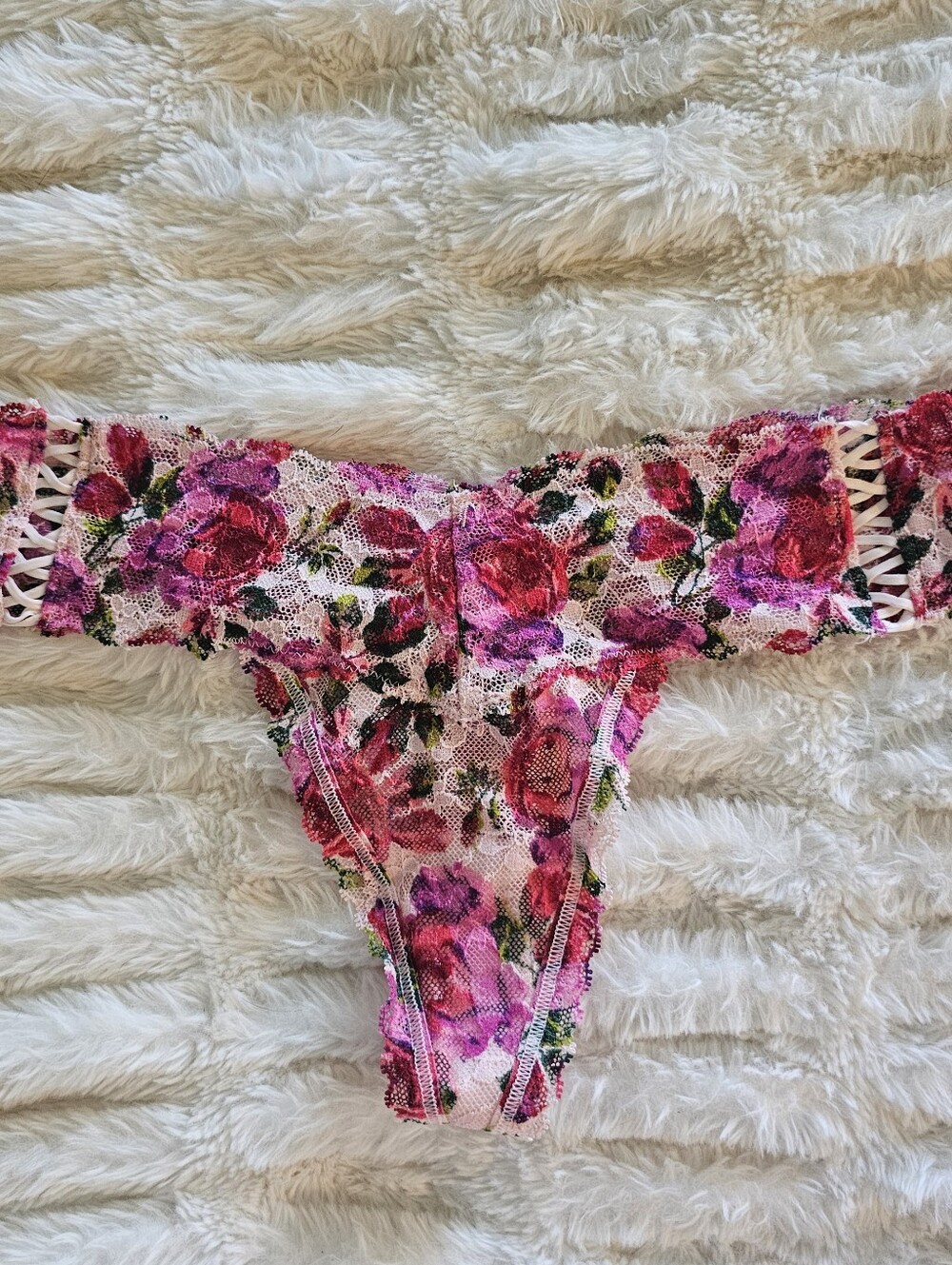 Victoria's Secret Floral Lace Thong Small